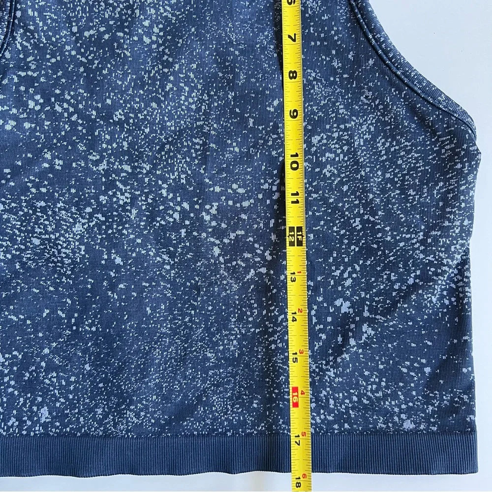 Lululemon Ebb Speckled Cropped Racerback Tank/Sports Bra - Picture 2 of 8